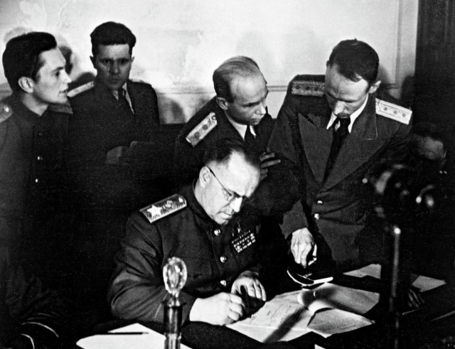 1945. «Мы, нижеподписавшиеся...»