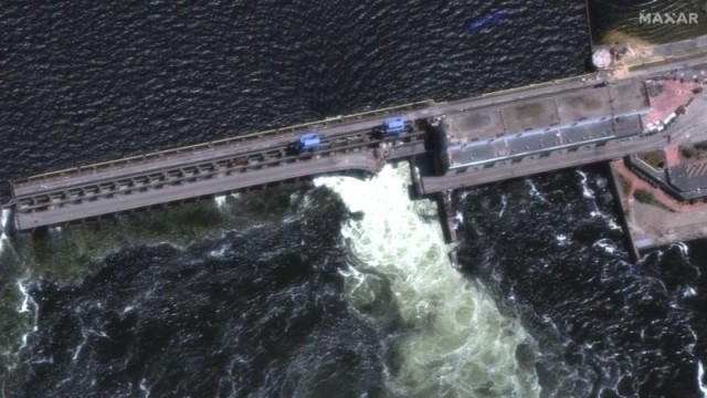 ДнепроГЭС после слива воды в Запорожье