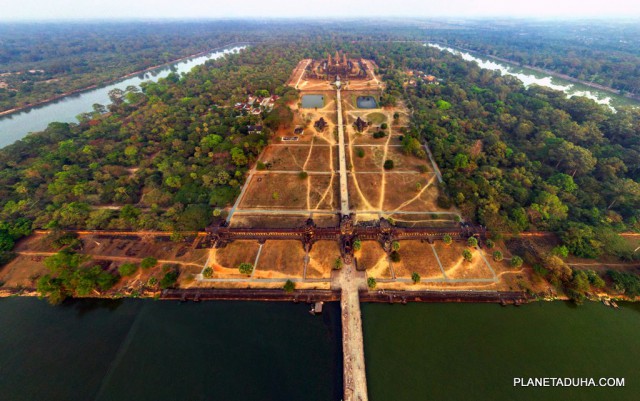 Анкор-Ват, Камбоджа - самый большой храм в мире