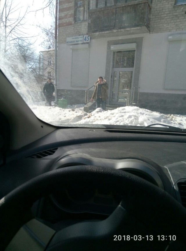 Появилось видео, которое объясняет, за что избили лопатой общественника в Екатеринбурге
