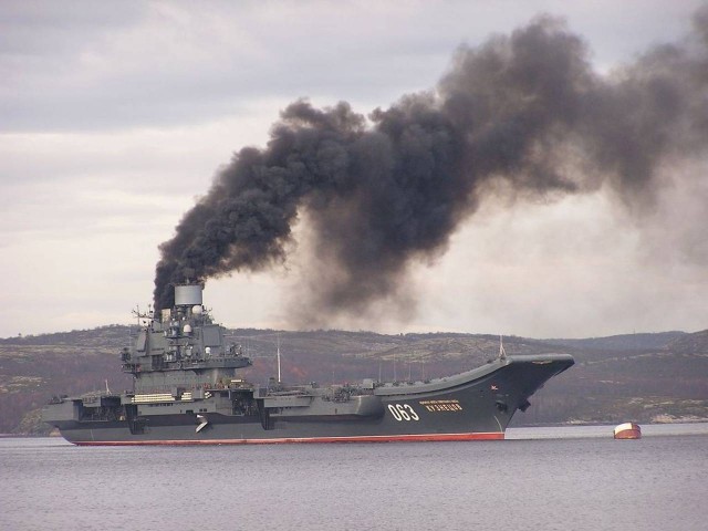 «Адмирал Кузнецов» уже установлен на специальные клети