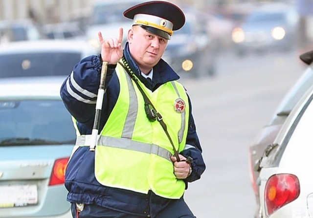 В Москве задержали пенсионера с сине-желтым букетом