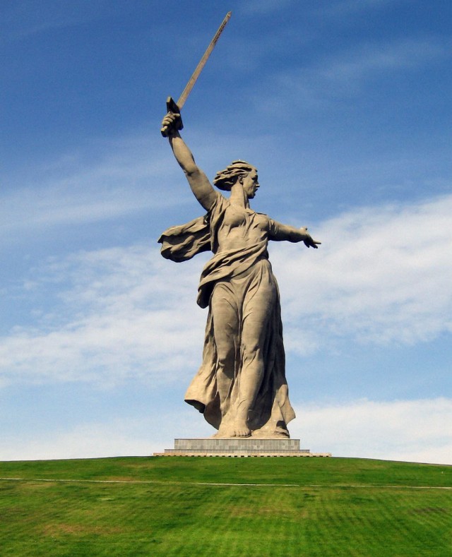 Внук скульптора Вучетича предъявил права на "Родину-мать"