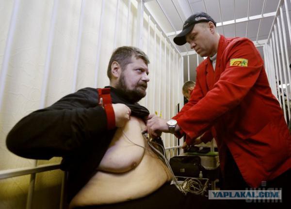 Госпитализировали истощенного узника совести