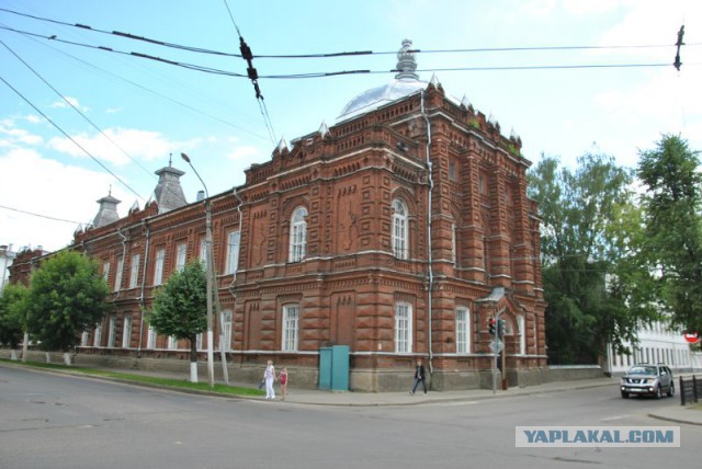 РПЦ просит вернуть здание костромского роддома