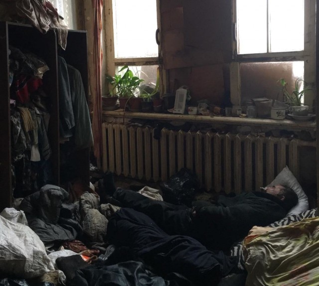 Вскрытие квартиры бабули, лишившей газа весь подъезд