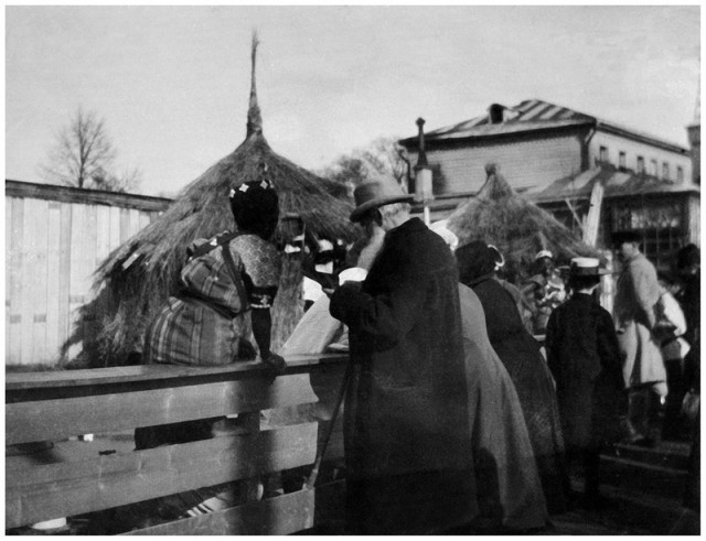 История в фотографиях