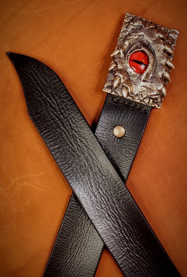 Сапожник с сапогами