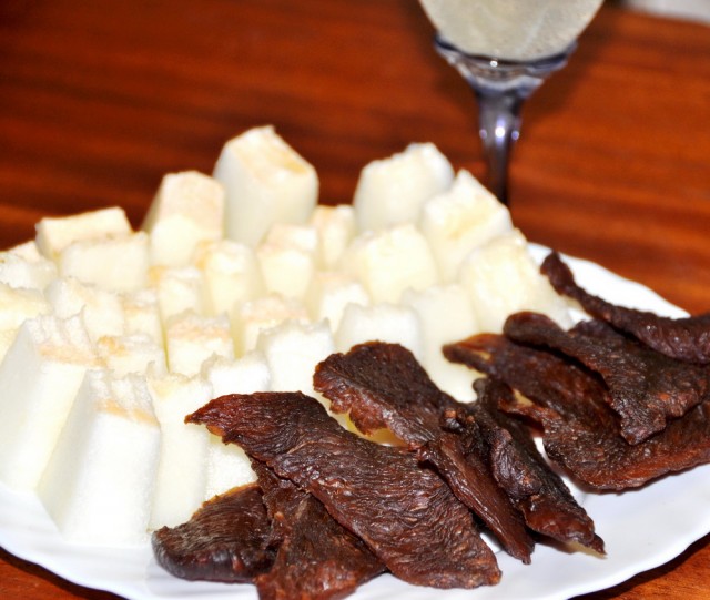 Вывесил.