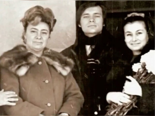 ЗАГС: торжество любви по-советски