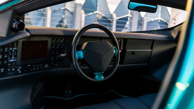 Vector W8 и другие. Редких суперкаров фотопост.