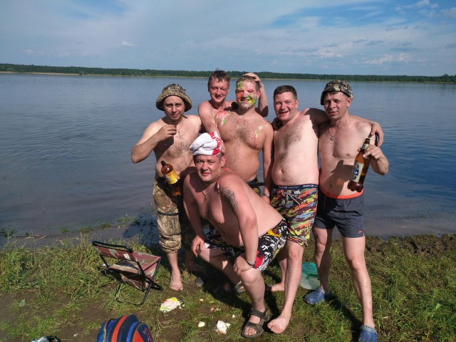 Алкотур в картинках из соцсетей.
