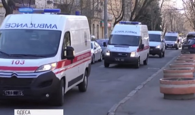 В Броварах под Киевом рядом детским садом упал вертолет.