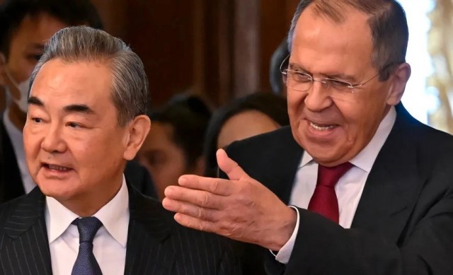 Китай готовится поставить России дроны-камикадзе для использования в Украине