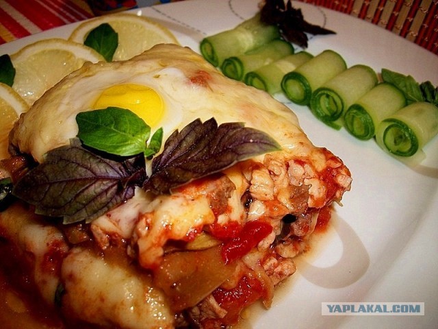 Баклажаны с тремя видами мяса