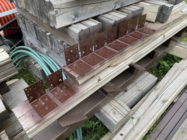 Навес для авто из бруса своими руками