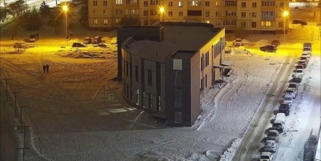 Строили школу получился магазин "Магнит"