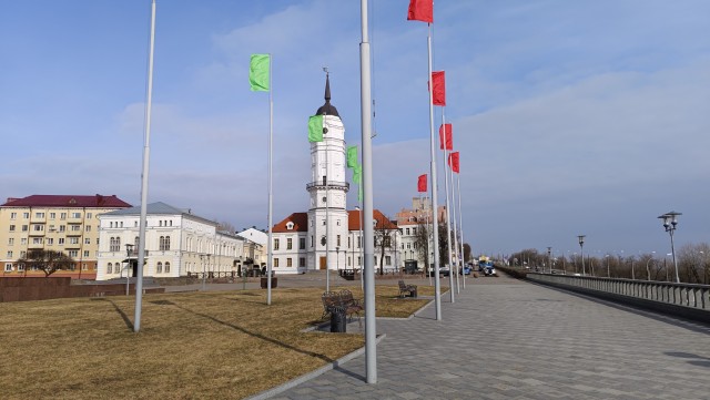 Единственный город в мире, где флаг СССР реет днем и ночью