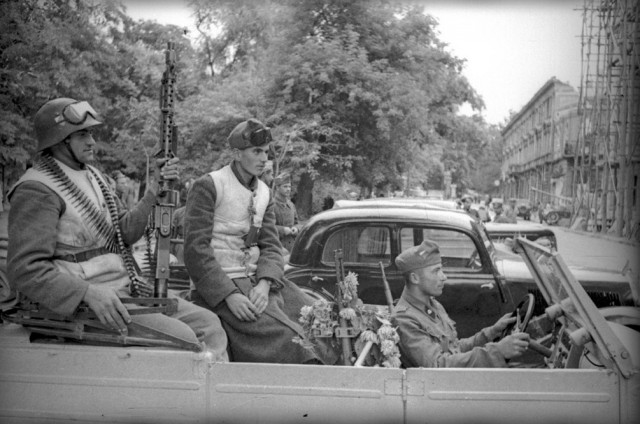 Фотограф Евгений Халдей