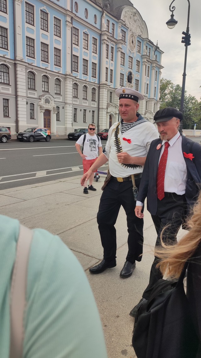 Тем временем в Петербурге