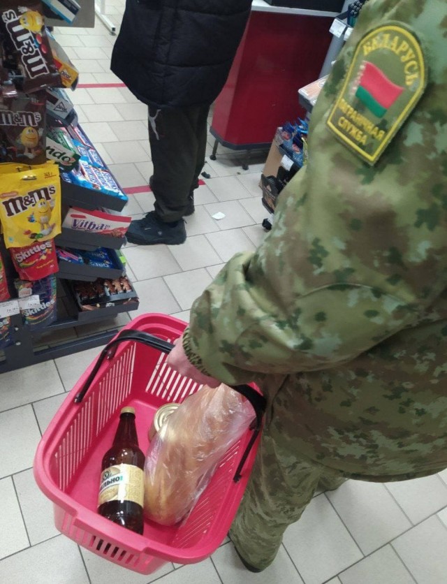 ⚡️ Беженцы уходят с границы с Польшей