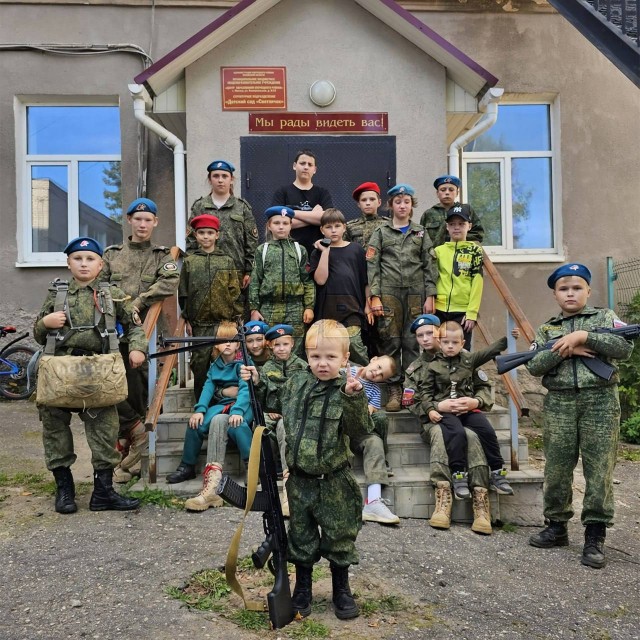 «Украинцы нам не враги…» Политинформация от инструктора разведки ВДВ РФ