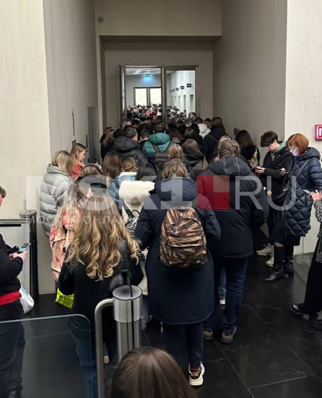 В башне Федерация в Москва-Сити сегодня сломались лифты