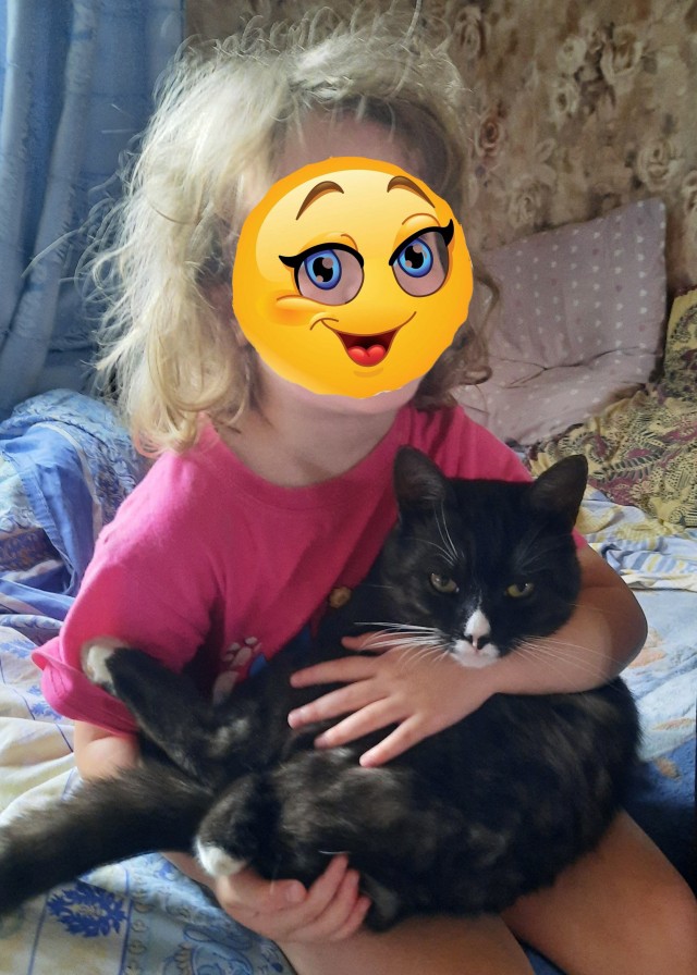 Он сзади, да?