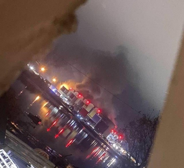 В Великобритании загорелся военный объект с атомными подлодками