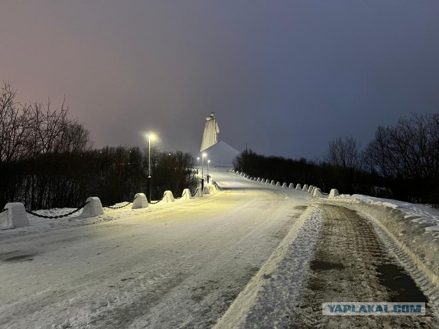 Посмотрите, как завораживающе выглядит «Алёша» — памятник защитникам Советского Заполярья