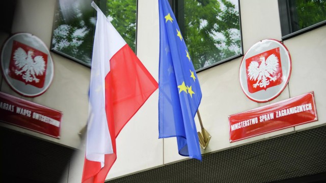Польша поддержала отмену защиты ЕС для украинцев призывного возраста