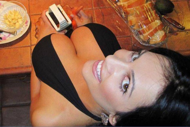Привет из соцсетей 18+