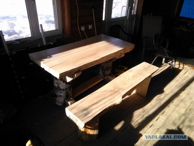 Лавка из березового бревна
