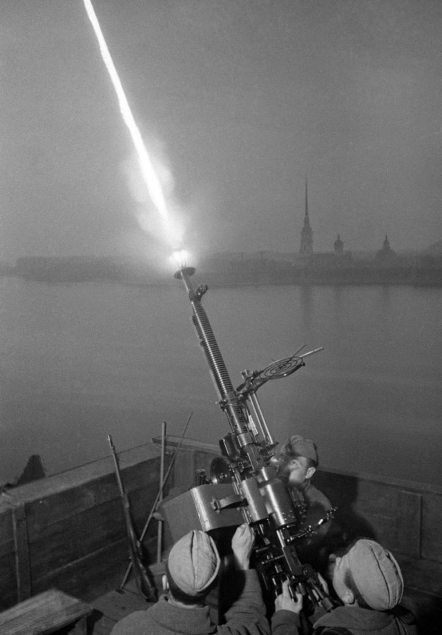 История в фотографиях