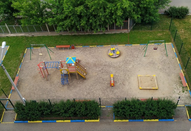 Со спортплощадки нового ЖК прогоняют пацанов с других домов. Норм?