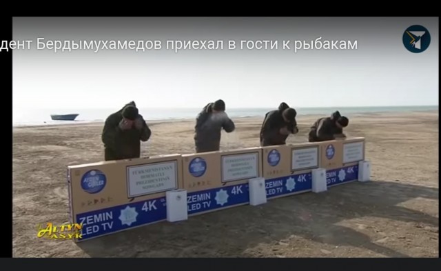 Президент Бердымухамедов приехал в гости к рыбакам