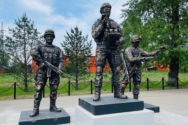 Памятники военным сво фото