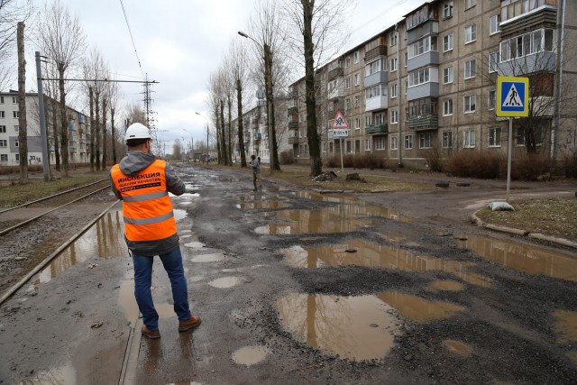 Мобильная защитная стена во время наводнения в немецком Гейдельберге
