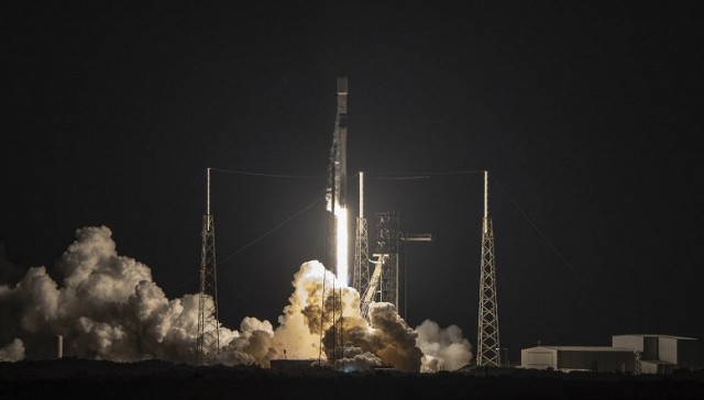 SpaceX вывела на орбиту "космический смартфон" для улучшения связи и передачи данных