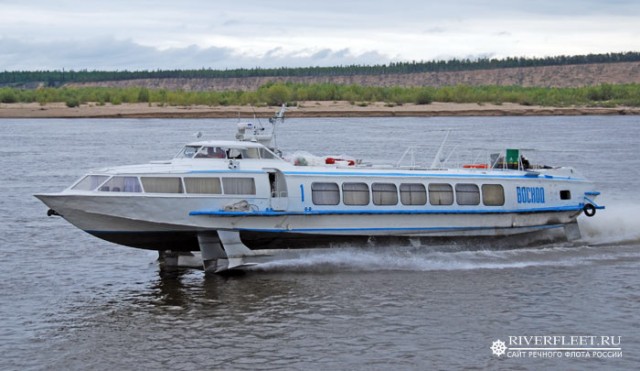 Спуск на воду нового теплохода в Зеленодольске.