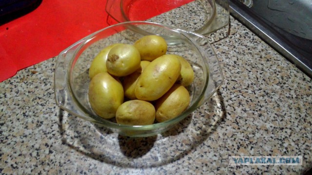 Картофель в микроволновке