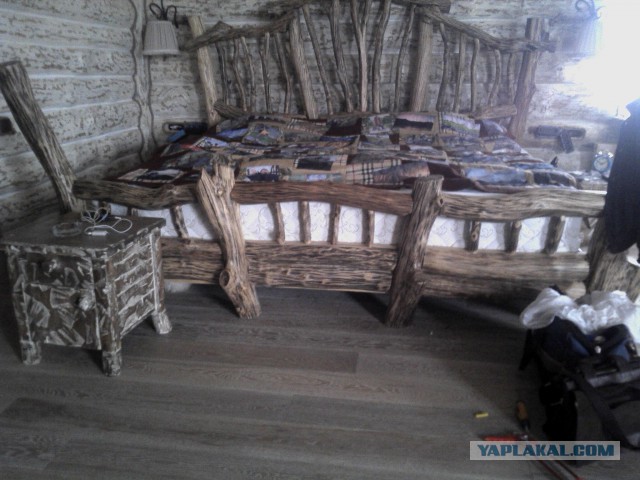 Кровать