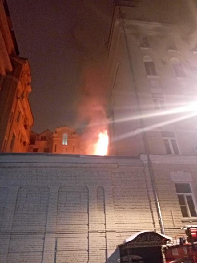 Пожар на Никитском бульваре 12 в Москве