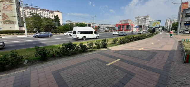 «Это оскорбительно!» Новороссийцы против туристов в купальниках в центре города