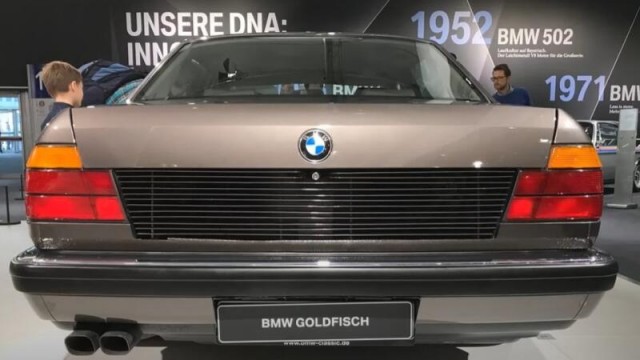 BMW E32 с двигателем V16 – безумный концепт, который так и не пошел в серию