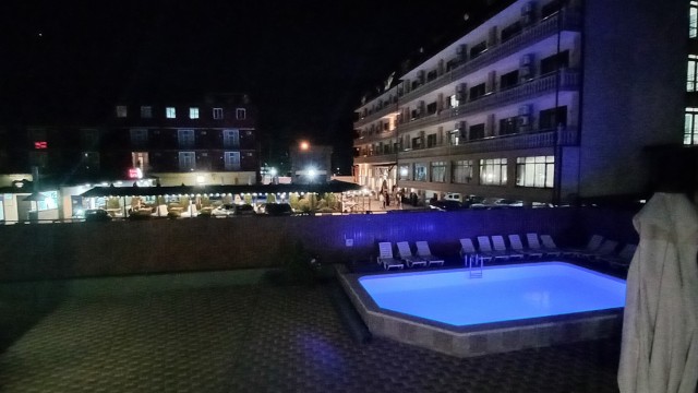 На море