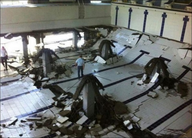 Срочно! В Екатеринбурге рухнул торговый центр.
