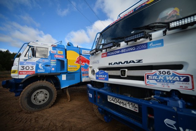 Экипаж Николаева выиграл 11 этап "Дакара" в зачете грузовиков