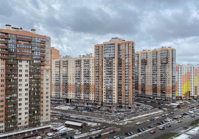 Так жить нельзя: Резиденция Благородства в *бенях Петербурга