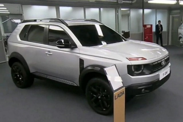АвтоВАЗ показал сразу две новинки — кроссоверы Lada B+ Cross и Lada T-134